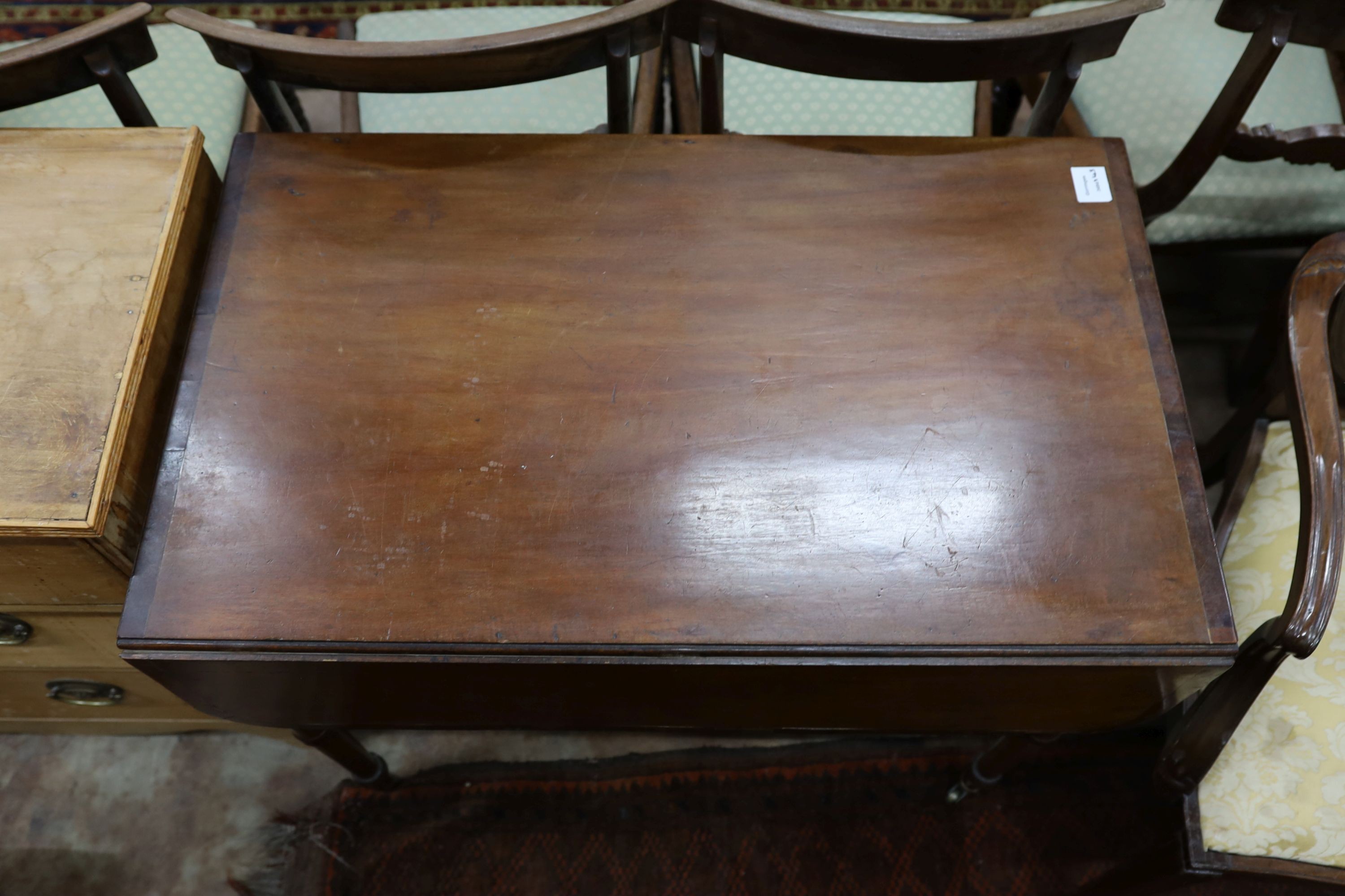 A Regency banded mahogany Pembroke table, width 86cm, depth 53cm, height 75cm